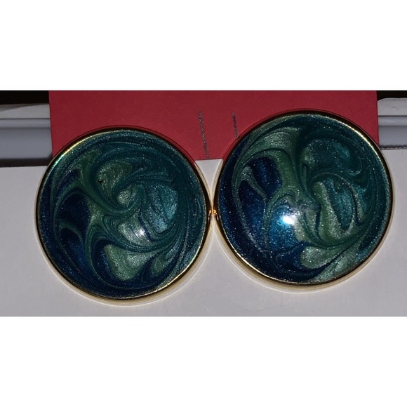 VINTAGE GOLD TONE ENIMAL BUTTON STUD EARRINGS blue green swirl‎ - Picture 3 of 3
